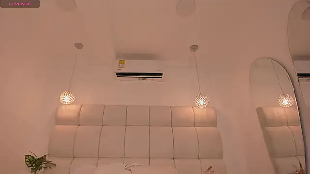 IsabellaGrey19 online show from March 14, 2025, 7:55 pm