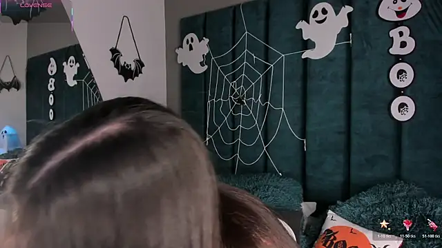 IsabellaGrey19 online show from November 4, 2025, 7:35 pm