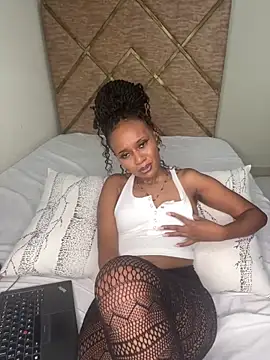 Snapshot of Star_Light2 chatting on December 20, 2024, 2:41 am Star Light2 online show from December 20, 2024, 2:41 am