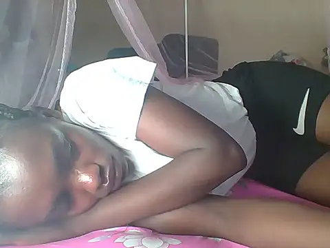 Snapshot of awino001 chatting on September 15, 2025, 4:45 am awino001 online show from September 15, 2025, 4:45 am