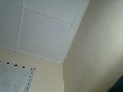 Snapshot of awino001 chatting on December 20, 2025, 10:39 pm awino001 online show from December 20, 2025, 10:39 pm