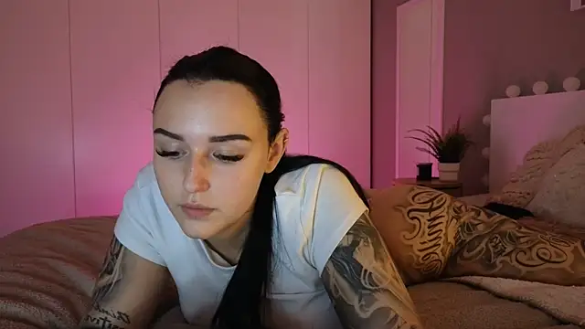 anastasiaink online show from February 6, 2026, 8:23 pm