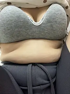 Milk Mom99 online show from May 17, 2026, 11:12 pm