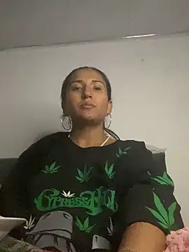 luna asss online show from October 23, 2025, 10:08 pm