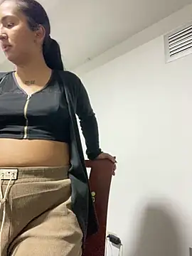 Snapshot of luna_asss chatting on May 8, 2026, 9:53 pm luna asss online show from May 8, 2026, 9:53 pm