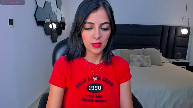 VictoriaMilan  online show from December 14, 2024, 7:25 pm