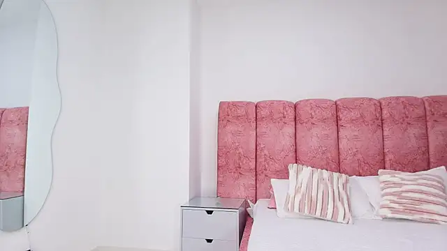 kendal rossi online show from November 28, 2025, 12:08 pm