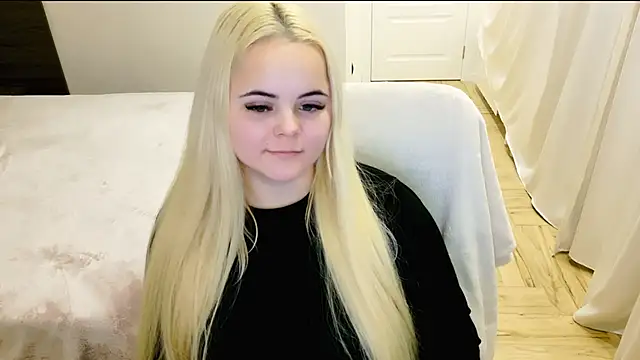 lovely-eyes online show from December 20, 2024, 2:19 am