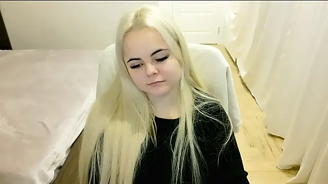 lovely-eyes online show from February 25, 2025, 9:13 pm