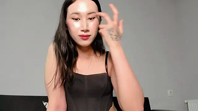 Snapshot of asian_kiya chatting on November 19, 2025, 12:10 am asian kiya online show from November 19, 2025, 12:10 am