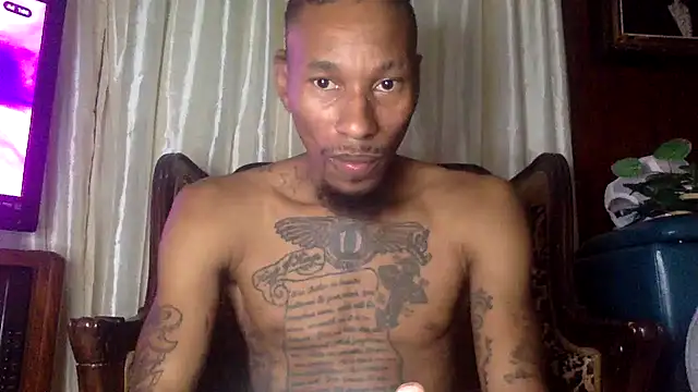 Snapshot of KingDerRico chatting on October 14, 2025, 11:49 pm KingDerRico online show from October 14, 2025, 11:49 pm