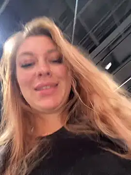 Snapshot of Sweet___Emily chatting on January 14, 2025, 4:18 pm Sweet   Emily online show from January 14, 2025, 4:18 pm