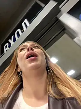 Snapshot of Sweet___Emily chatting on February 13, 2025, 8:34 pm Sweet   Emily online show from February 13, 2025, 8:34 pm