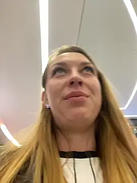 Sweet   Emily online show from December 14, 2025, 11:37 am