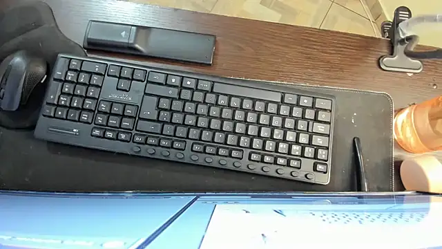 Amy Walker online show from October 14, 2025, 4:52 pm