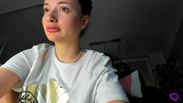 IreneVON online show from March 15, 2025, 3:48 pm