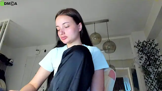 IreneVON online show from May 9, 2026, 3:23 am