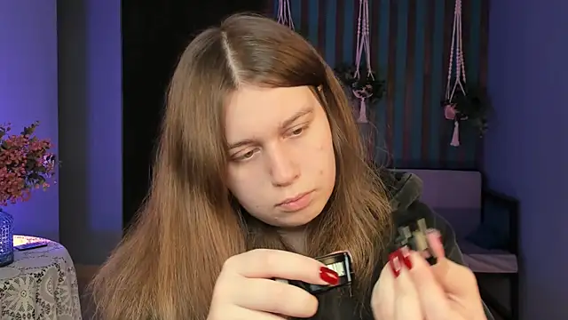 FioraMarmoris online show from October 10, 2025, 9:41 am