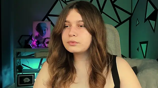 FioraMarmoris online show from October 13, 2025, 1:44 pm