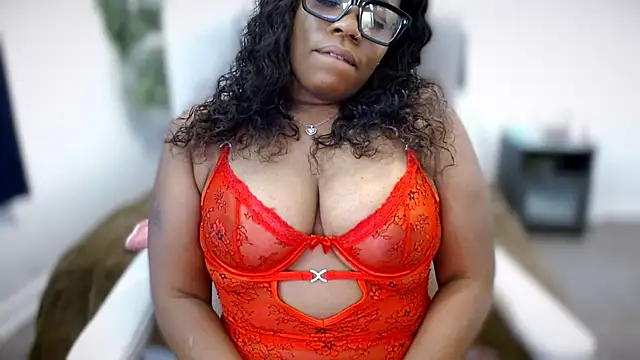 Snapshot of selena42 chatting on November 1, 2025, 5:31 am selena42 online show from November 1, 2025, 5:31 am