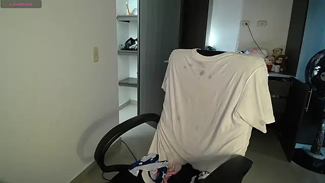 venelope1 online show from February 21, 2026, 9:05 pm