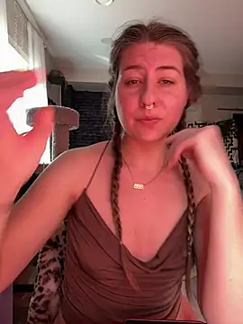 sophielove888 online show from April 19, 2026, 4:28 pm