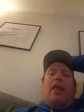 Snapshot of everyoneneeds chatting on February 15, 2025, 9:26 pm everyoneneeds online show from February 15, 2025, 9:26 pm