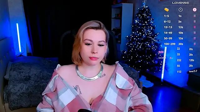 Snapshot of Blueberry-baby chatting on January 28, 2025, 8:58 pm Blueberry-baby online show from January 28, 2025, 8:58 pm