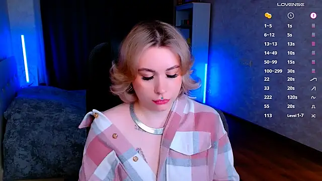 Snapshot of Blueberry-baby chatting on February 2, 2025, 8:51 pm Blueberry-baby online show from February 2, 2025, 8:51 pm