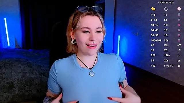 Snapshot of Blueberry-baby chatting on February 11, 2025, 5:47 am Blueberry-baby online show from February 11, 2025, 5:47 am