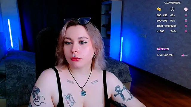 Snapshot of Blueberry-baby chatting on February 24, 2025, 4:04 pm Blueberry-baby online show from February 24, 2025, 4:04 pm