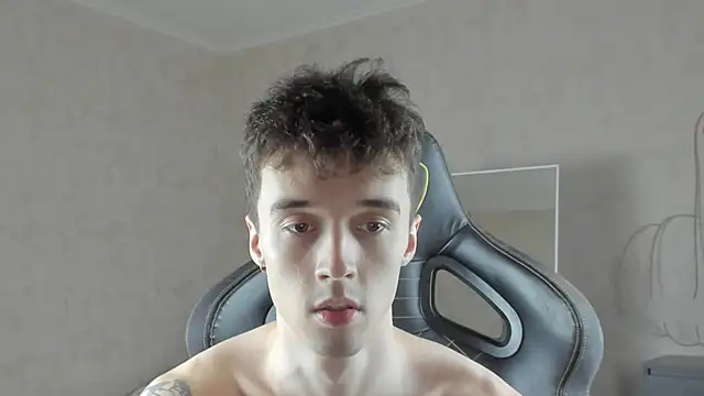 MasonWarholl online show from October 16, 2025, 6:31 pm