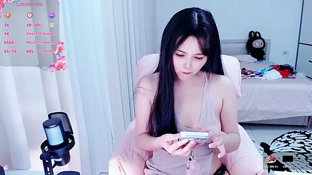 miyababytw online show from June 9, 2026, 5:13 pm