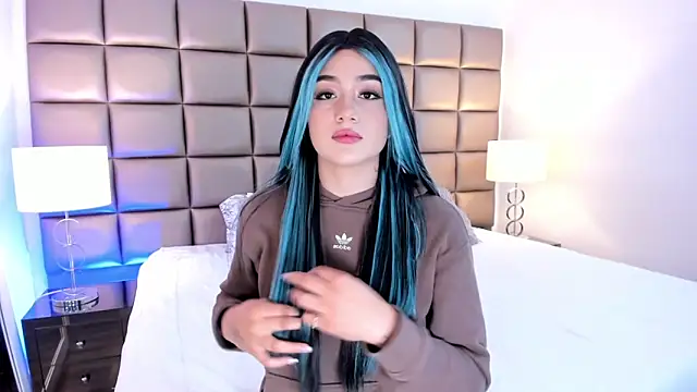 Snapshot of AnnyHizzle chatting on February 17, 2025, 9:30 pm AnnyHizzle online show from February 17, 2025, 9:30 pm