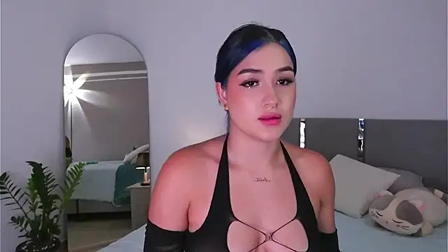 Snapshot of AnnyHizzle chatting on September 8, 2025, 11:37 pm AnnyHizzle online show from September 8, 2025, 11:37 pm