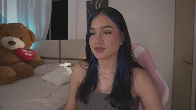 AnnyHizzle online show from May 3, 2026, 3:12 am
