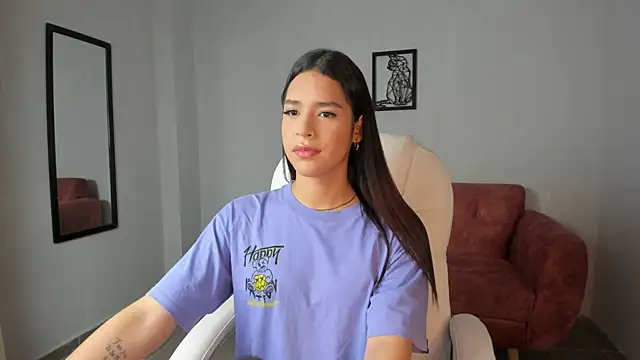 Snapshot of Alice23jones chatting on February 6, 2025, 1:54 pm Alice23jones online show from February 6, 2025, 1:54 pm