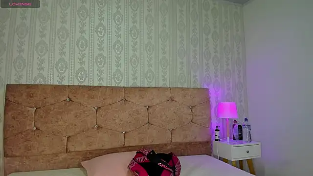 liaa 18 online show from September 25, 2025, 3:32 am