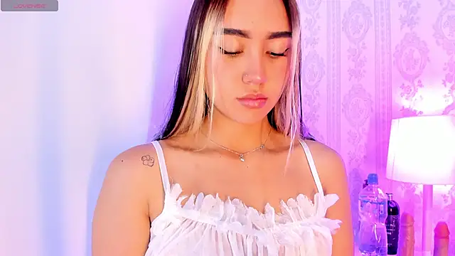 liaa 18 online show from November 15, 2025, 3:04 am