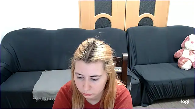 Snapshot of VioletaFlower7 chatting on March 14, 2025, 8:53 am VioletaFlower7 online show from March 14, 2025, 8:53 am