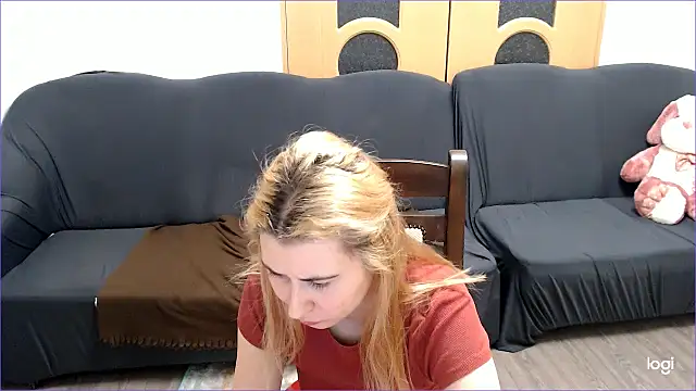 Snapshot of VioletaFlower7 chatting on March 17, 2025, 8:09 pm VioletaFlower7 online show from March 17, 2025, 8:09 pm