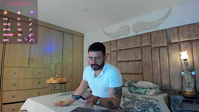 Snapshot of petterwilly1 chatting on February 15, 2025, 2:44 pm petterwilly1 online show from February 15, 2025, 2:44 pm