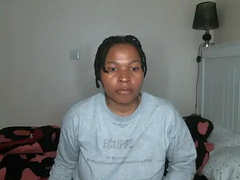 Snapshot of R-thequeen chatting on December 1, 2024, 5:13 pm R-thequeen online show from December 1, 2024, 5:13 pm
