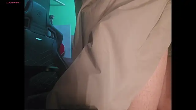 Snapshot of savage_daddyy chatting on February 27, 2025, 12:10 am savage daddyy online show from February 27, 2025, 12:10 am