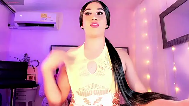 ShantalGirs online show from October 5, 2025, 7:23 pm