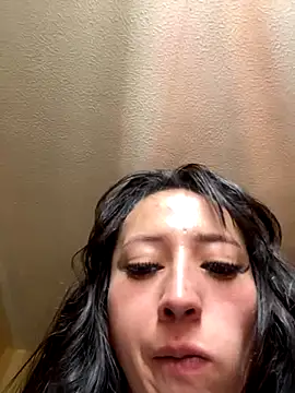 Snapshot of liaqueen610 chatting on October 28, 2025, 4:20 pm liaqueen610 online show from October 28, 2025, 4:20 pm