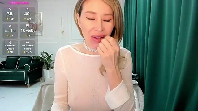Snapshot of Jolie_Ozolla chatting on February 12, 2025, 5:26 am Jolie Ozolla online show from February 12, 2025, 5:26 am