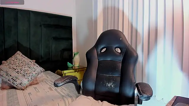 BarbaraKnox  online show from March 24, 2026, 11:59 am