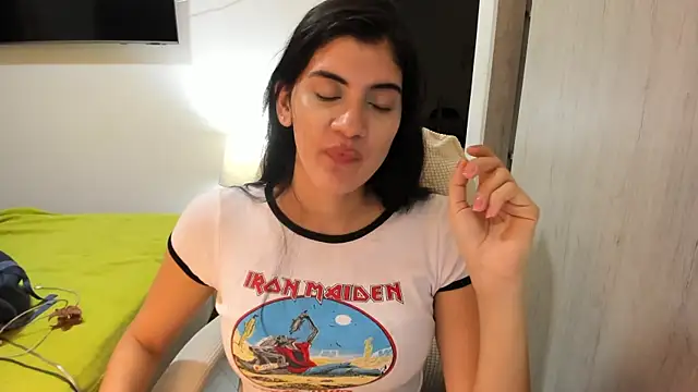 misstoya online show from October 25, 2025, 12:07 am