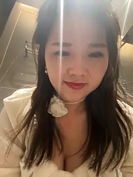 Efangfang online show from January 4, 2025, 1:53 pm